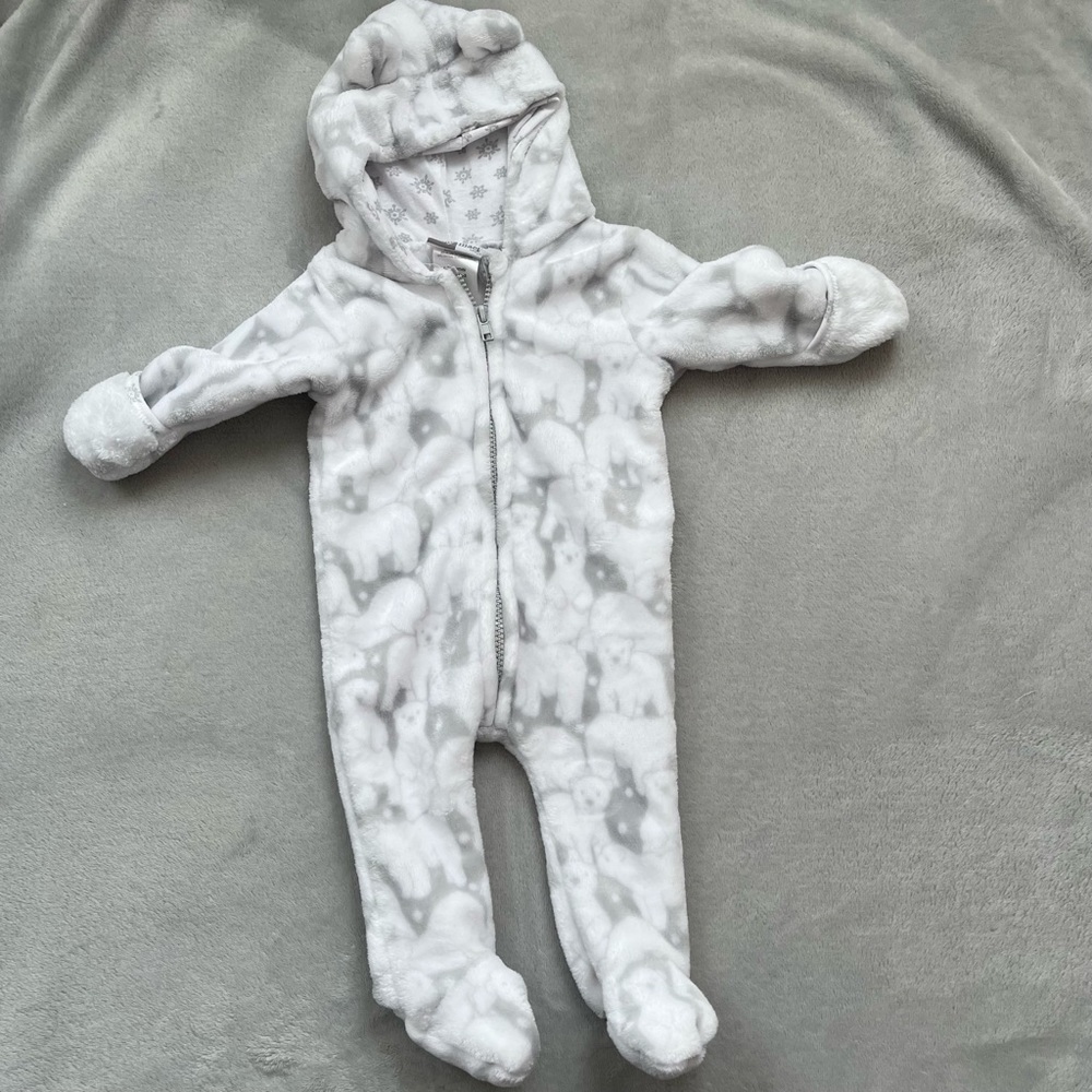 Baby Mack Super Soft Gender Neutral Fleece Footed Body Suit White Gray 0-3Month
